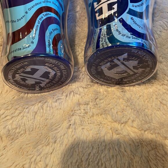 Royal Caribbean cups with lids - Picture 4 of 5